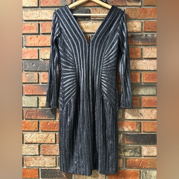 Tadashi Shoji Stunning Black Metallic Striped Bodycon Long Sleeve V-Neck Dress - Picture 5 of 9